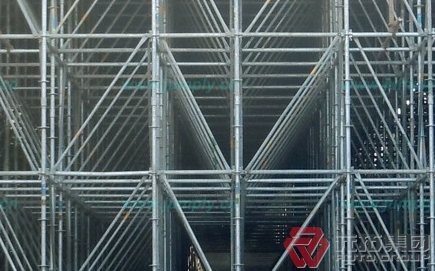 盤扣式腳手架配件、立桿的使用